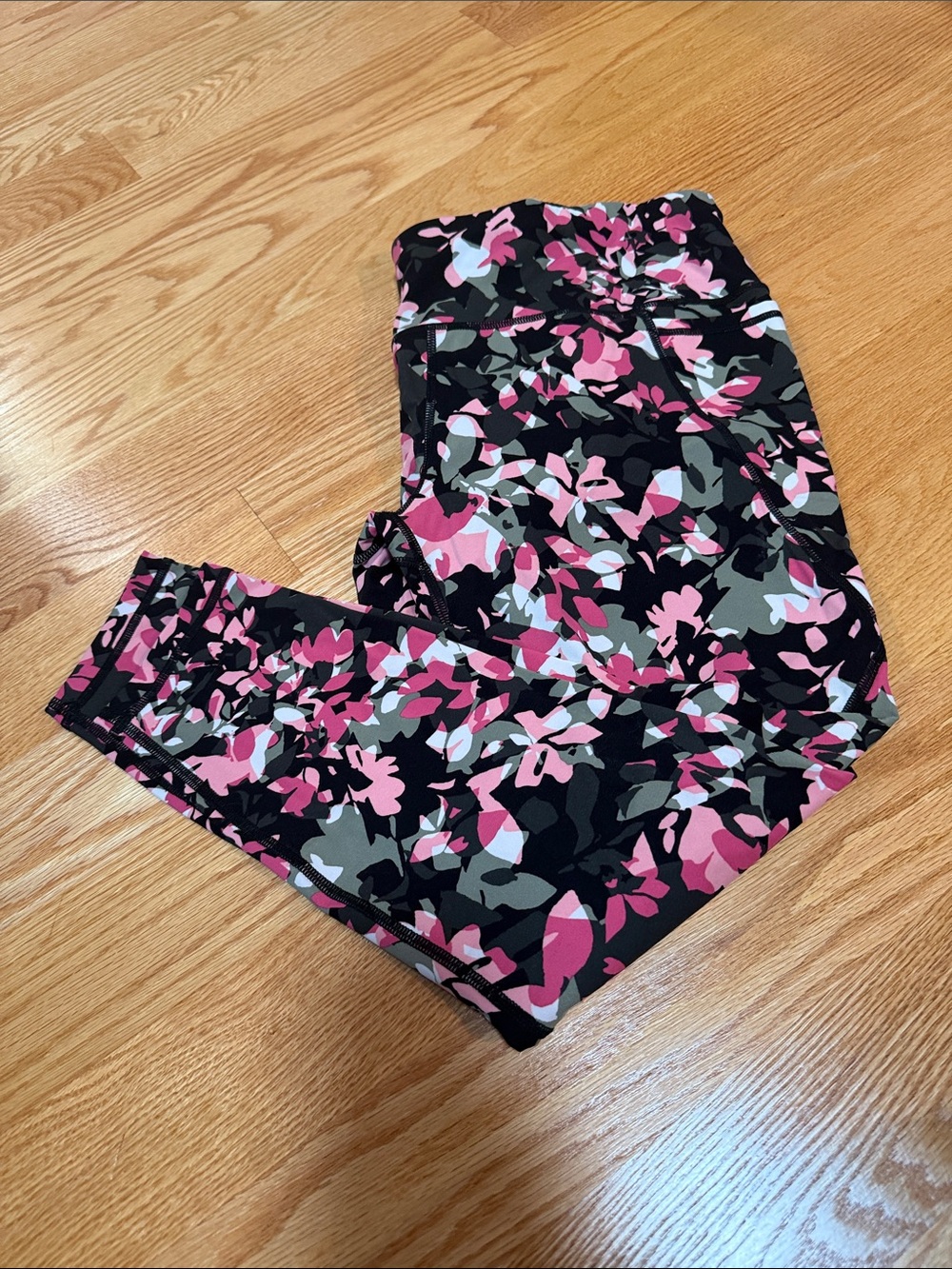 Sweaty Betty Black, Pink and Gray Floral Camo Kids Leggings